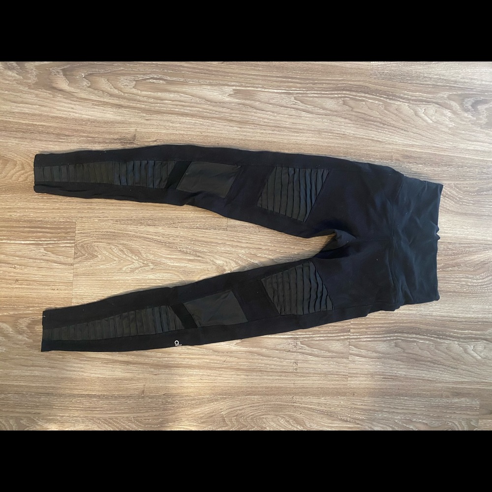 All yoga moto leggings